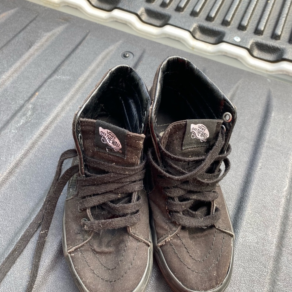 High top vans. - Picture 3 of 7
